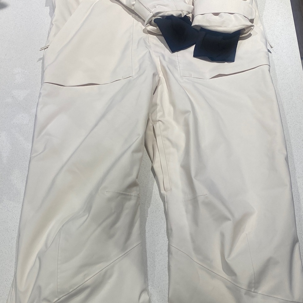 Women's Cream Ski & Snow Jacket - Picture 9 of 16